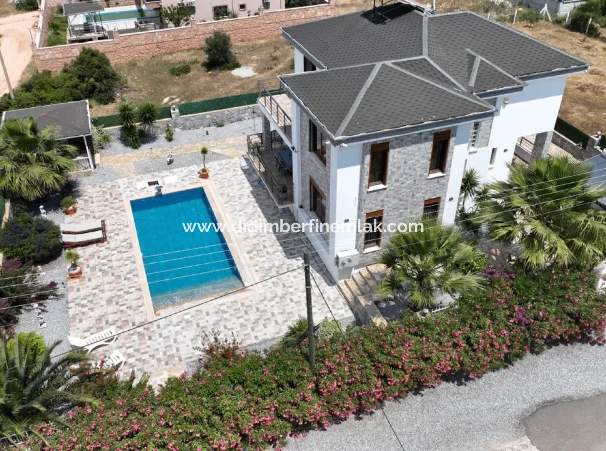 Didim Yeşiltepe De  Havuzlu Eşyalı Satılık Villa