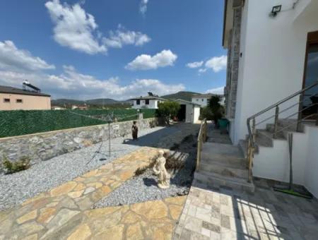 Didim Yeşiltepe De  Havuzlu Eşyalı Satılık Villa