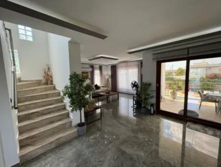 Didim Yeşiltepe De  Havuzlu Eşyalı Satılık Villa